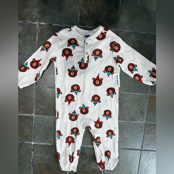 Old Navy Other - Old Navy Cream white Bear Print Baby One-Piece with Brown Bears